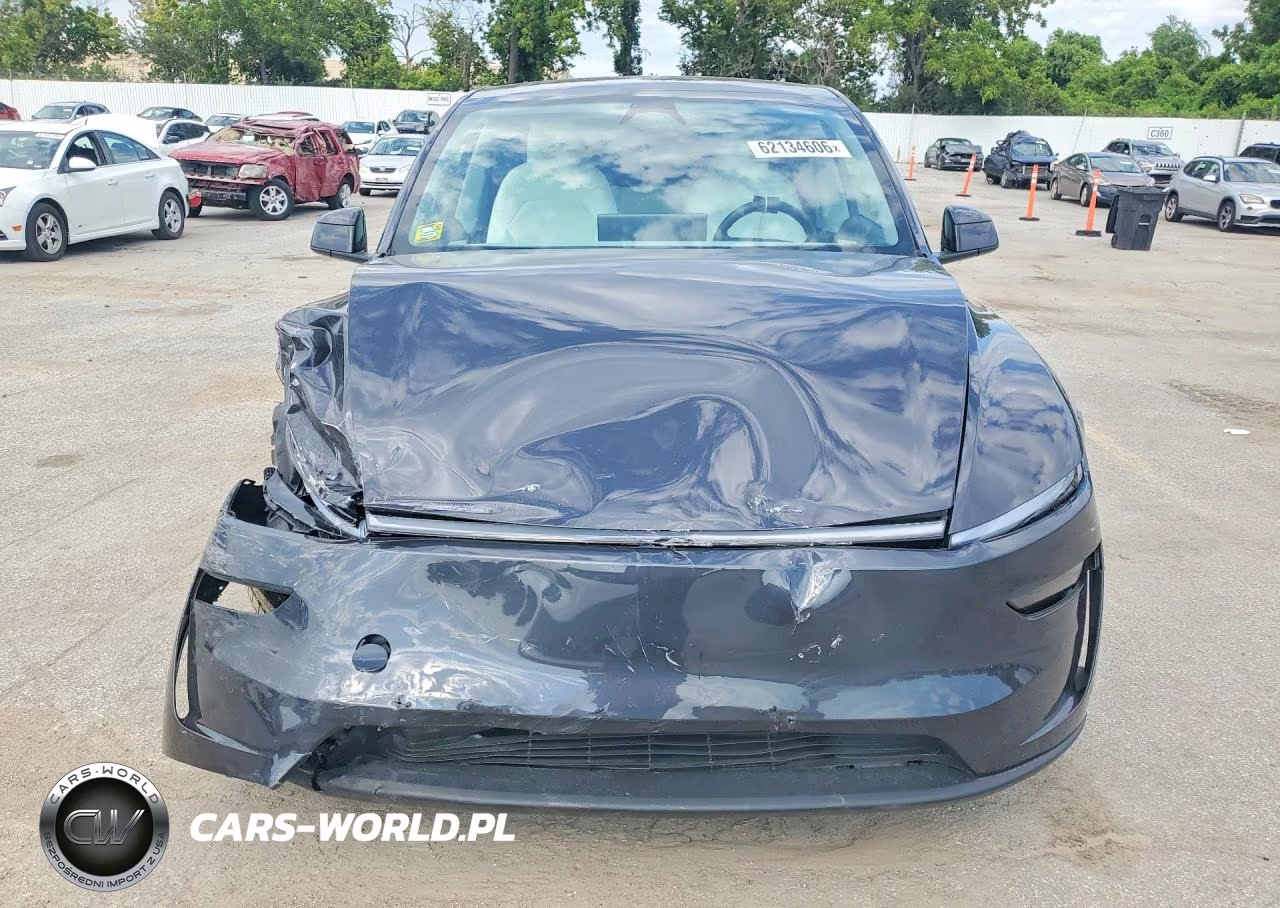 2026 Tesla Model Y VIN:7SAYGDEDXTF437983 - 5