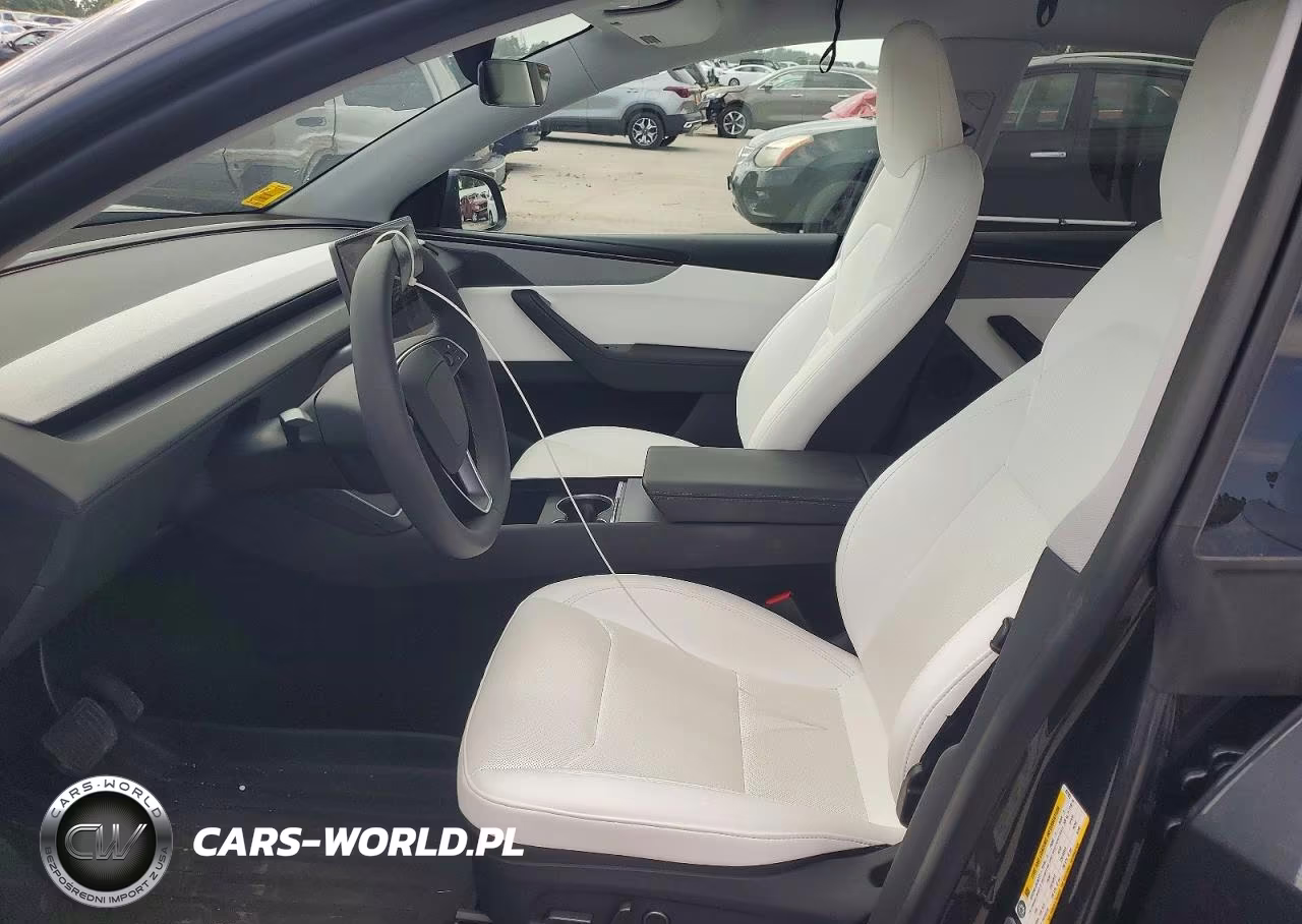 2026 Tesla Model Y VIN:7SAYGDEDXTF437983 - 7