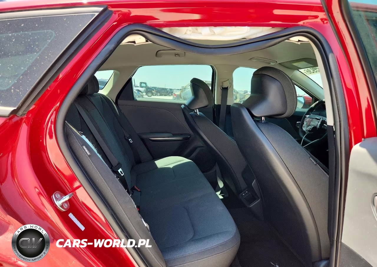 2025 Kia K4 Lxs VIN:3KPFT4DE7SE108074 - 10