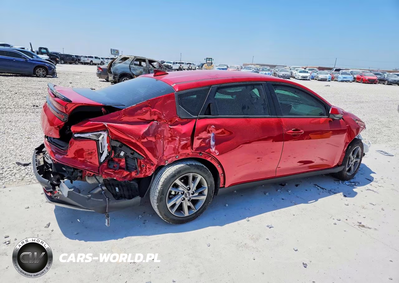 2025 Kia K4 Lxs VIN:3KPFT4DE7SE108074 - 3