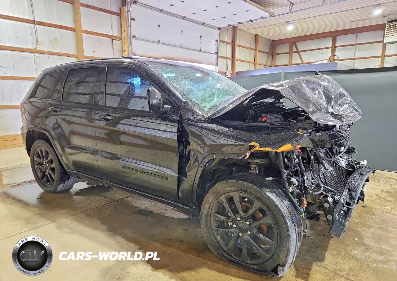 2018 Jeep Grand Cherokee Laredo VIN:1C4RJFAG0JC202825 - 4