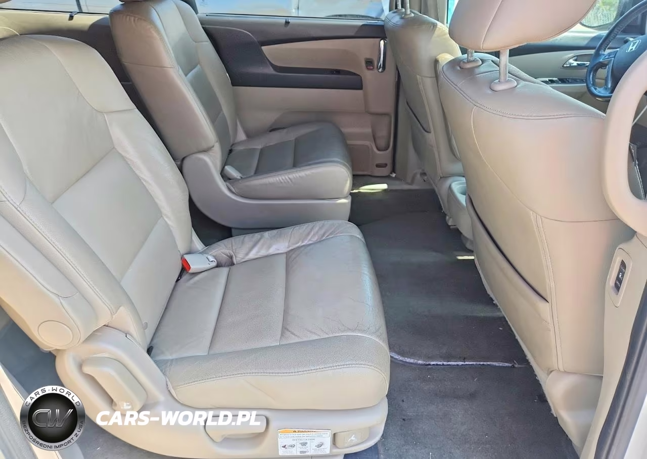2015 Honda Odyssey Touring VIN:5FNRL5H93FB044020 - 11