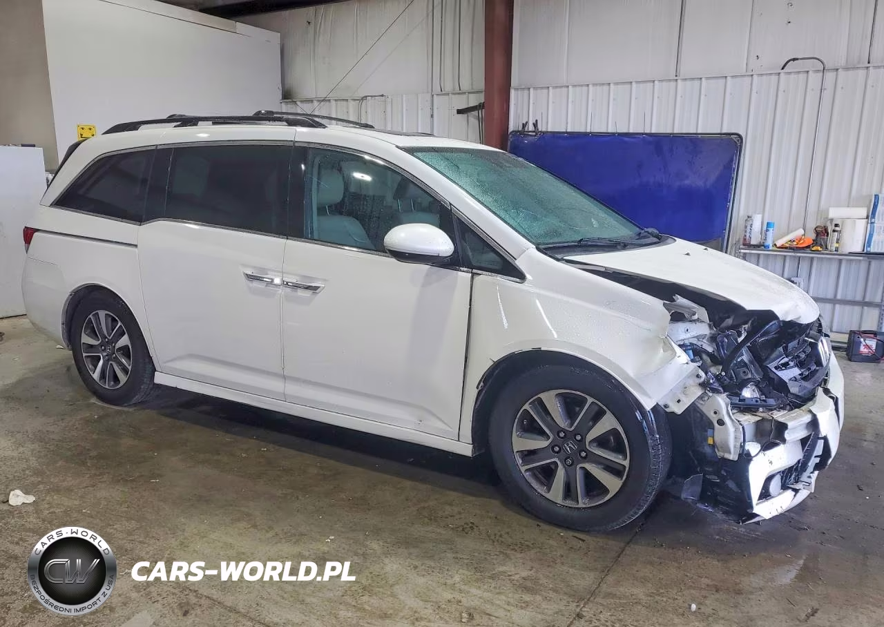 2015 Honda Odyssey Touring VIN:5FNRL5H93FB044020 - 4