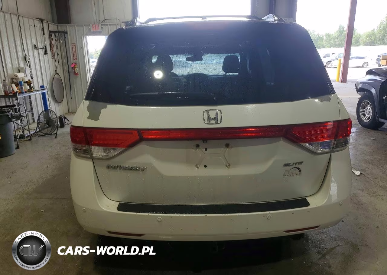 2015 Honda Odyssey Touring VIN:5FNRL5H93FB044020 - 6
