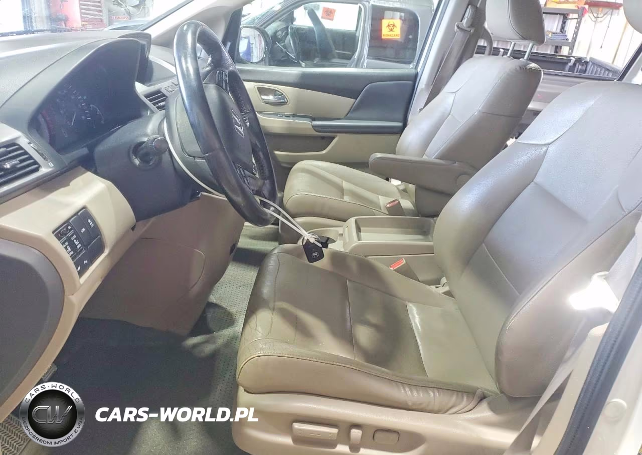 2015 Honda Odyssey Touring VIN:5FNRL5H93FB044020 - 7