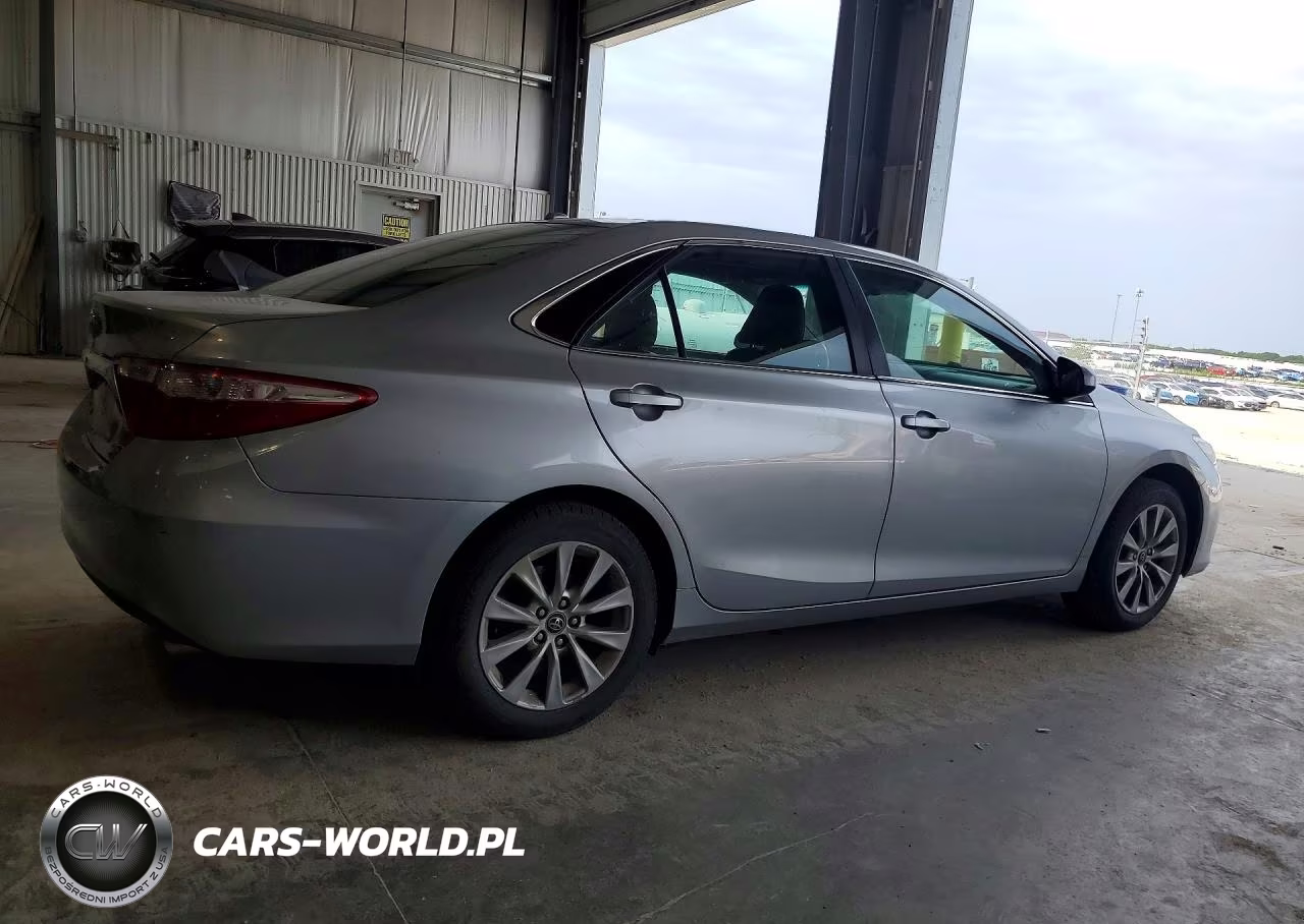 2017 Toyota Camry Xle VIN:4T1BF1FK3HU651869 - 3