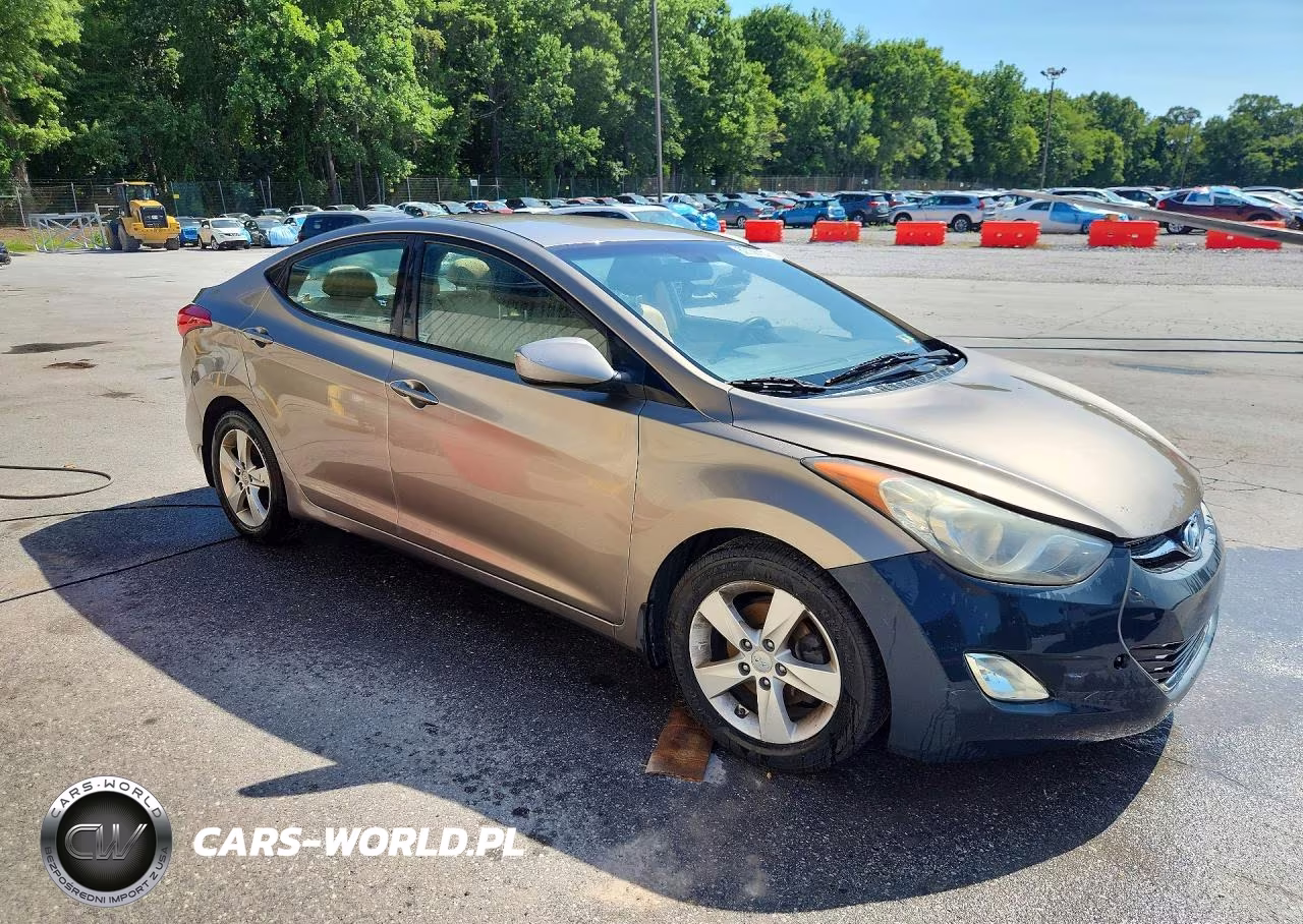 2013 Hyundai Elantra Gls VIN:5NPDH4AE4DH339395 - 4