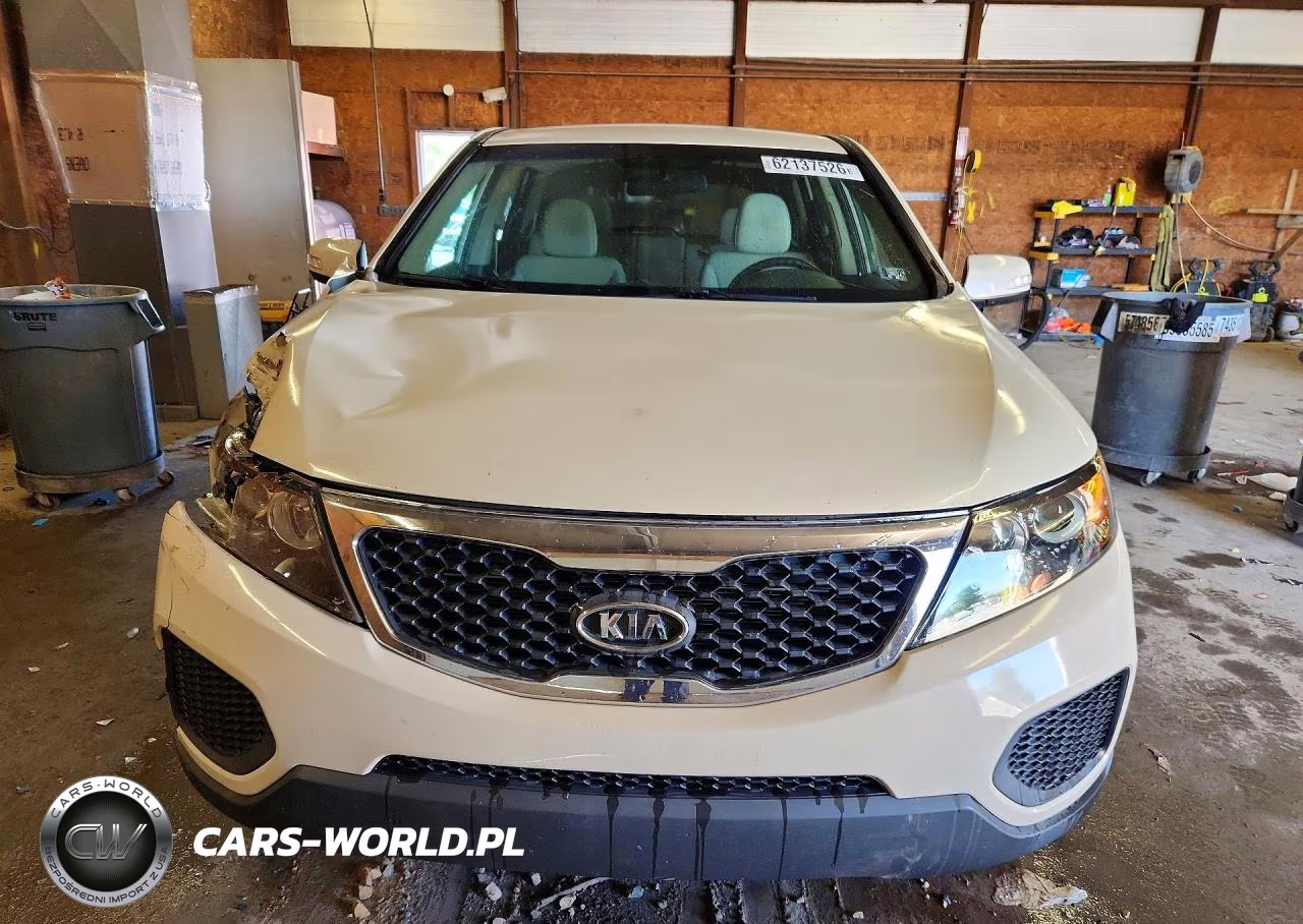 2011 Kia Sorento Lx VIN:5XYKTCA15BG112993 - 5