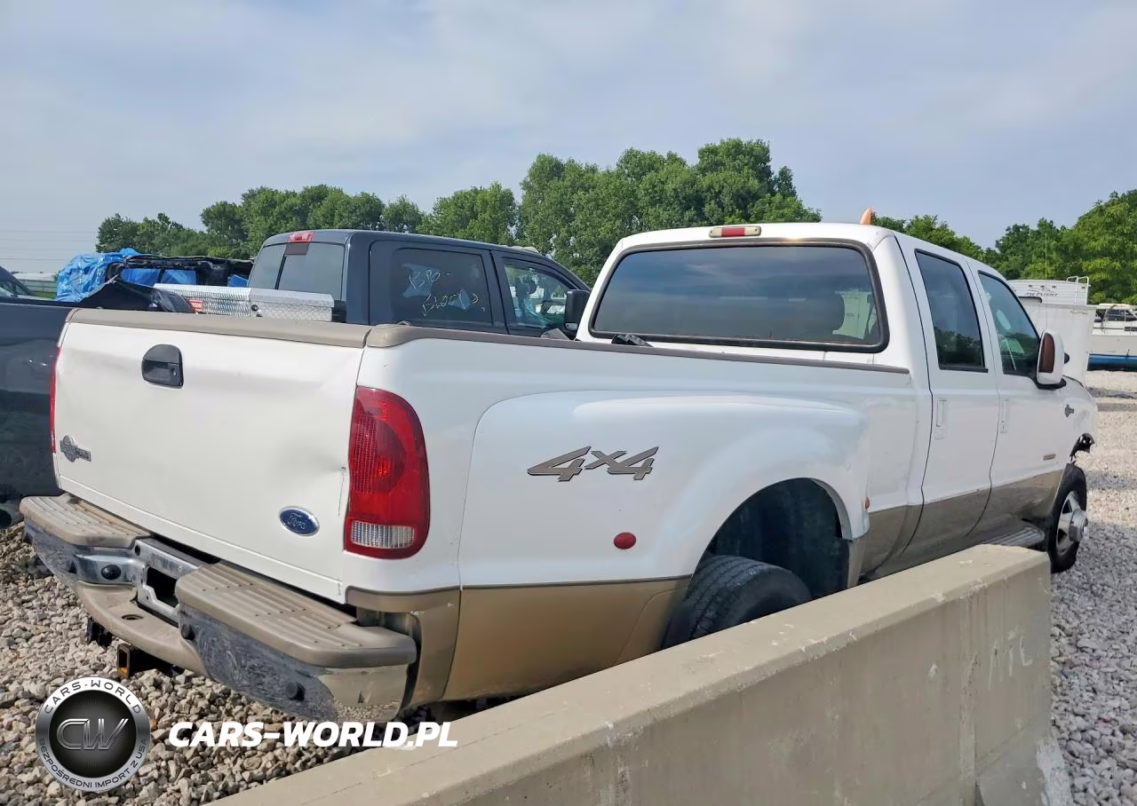 2004 Ford F350 Super Duty VIN:1FTWW33P84EA51788 - 3