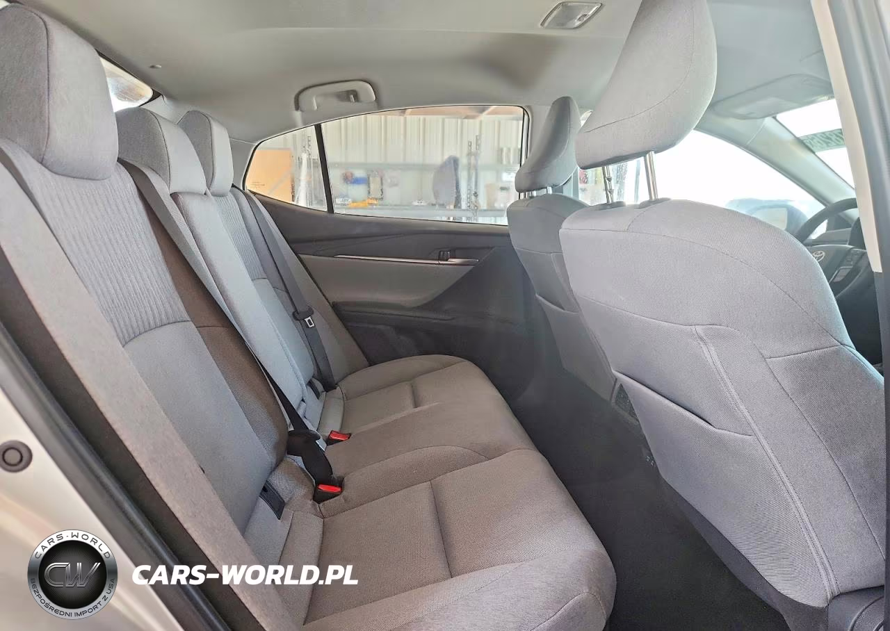 2025 Toyota Camry Le VIN:4T1DAACK1SU621286 - 10