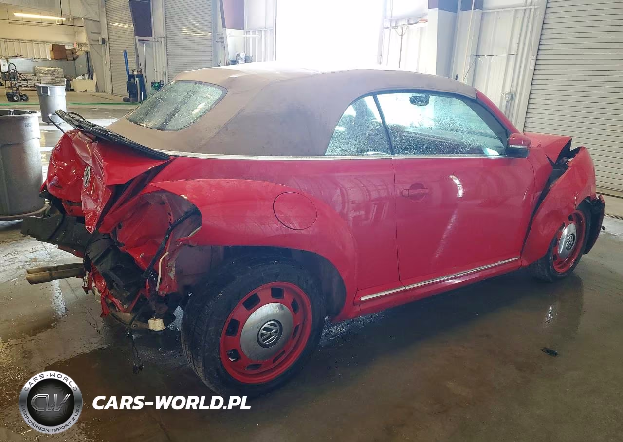 2014 Volkswagen Beetle VIN:3VW5X7AT5EM802418 - 3