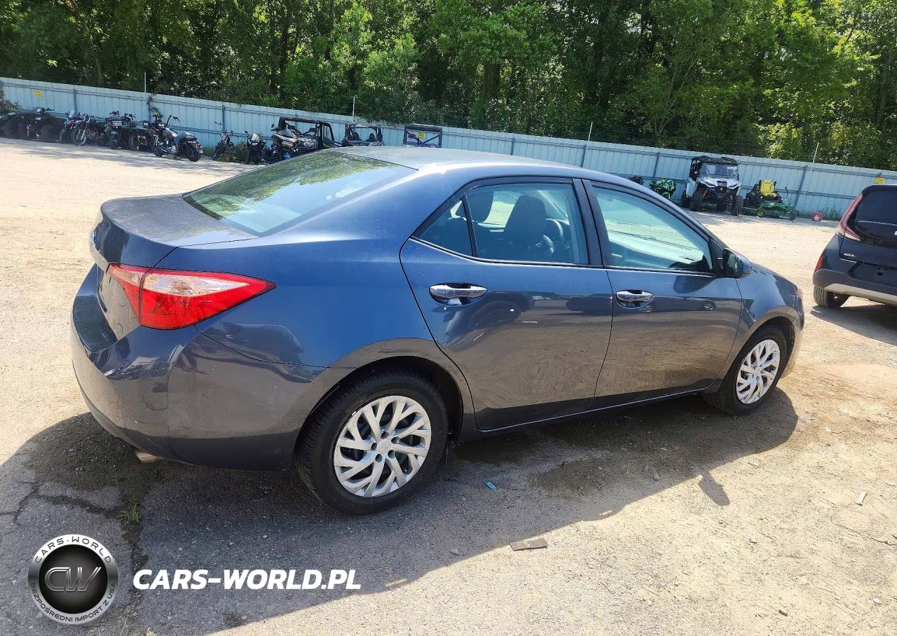 2019 Toyota Corolla Le VIN:2T1BURHE8KC167104 - 3