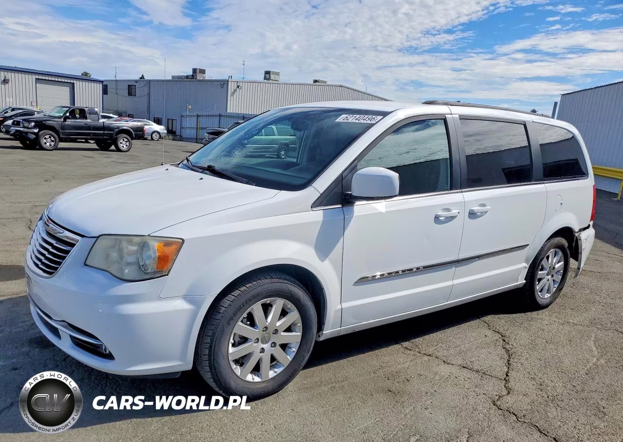 2014 Chrysler Town & Country Touring