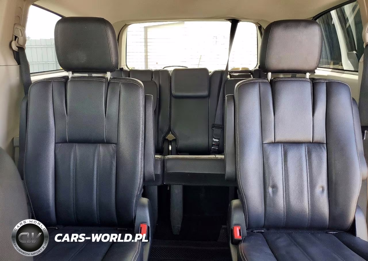 2014 Chrysler Town & Country Touring VIN:2C4RC1BG8ER474466 - 10