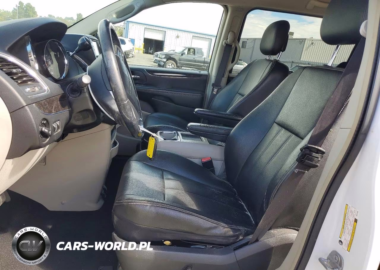 2014 Chrysler Town & Country Touring VIN:2C4RC1BG8ER474466 - 7