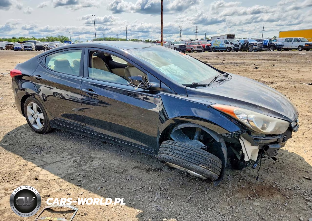 2013 Hyundai Elantra Gls VIN:KMHDH4AE5DU561767 - 4