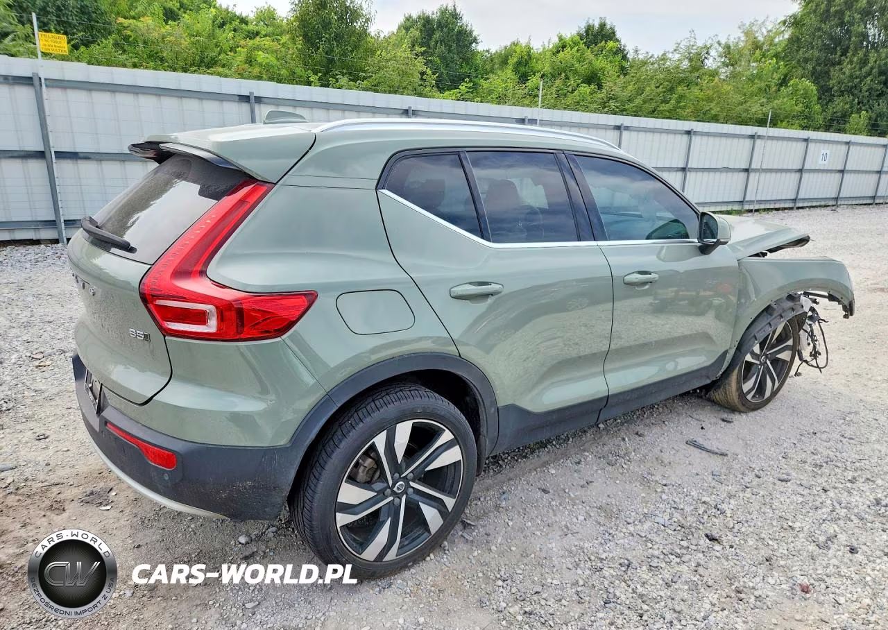 2023 Volvo Xc40 Plus VIN:YV4L12UN0P2981812 - 3
