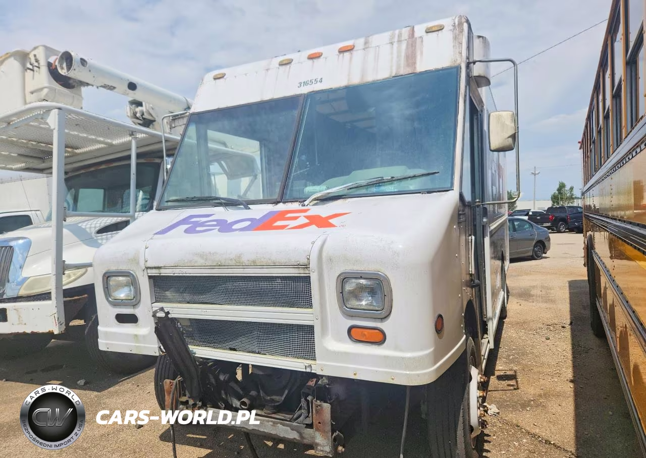 2000 Freightliner Mt45G Chassis Delivery Truck