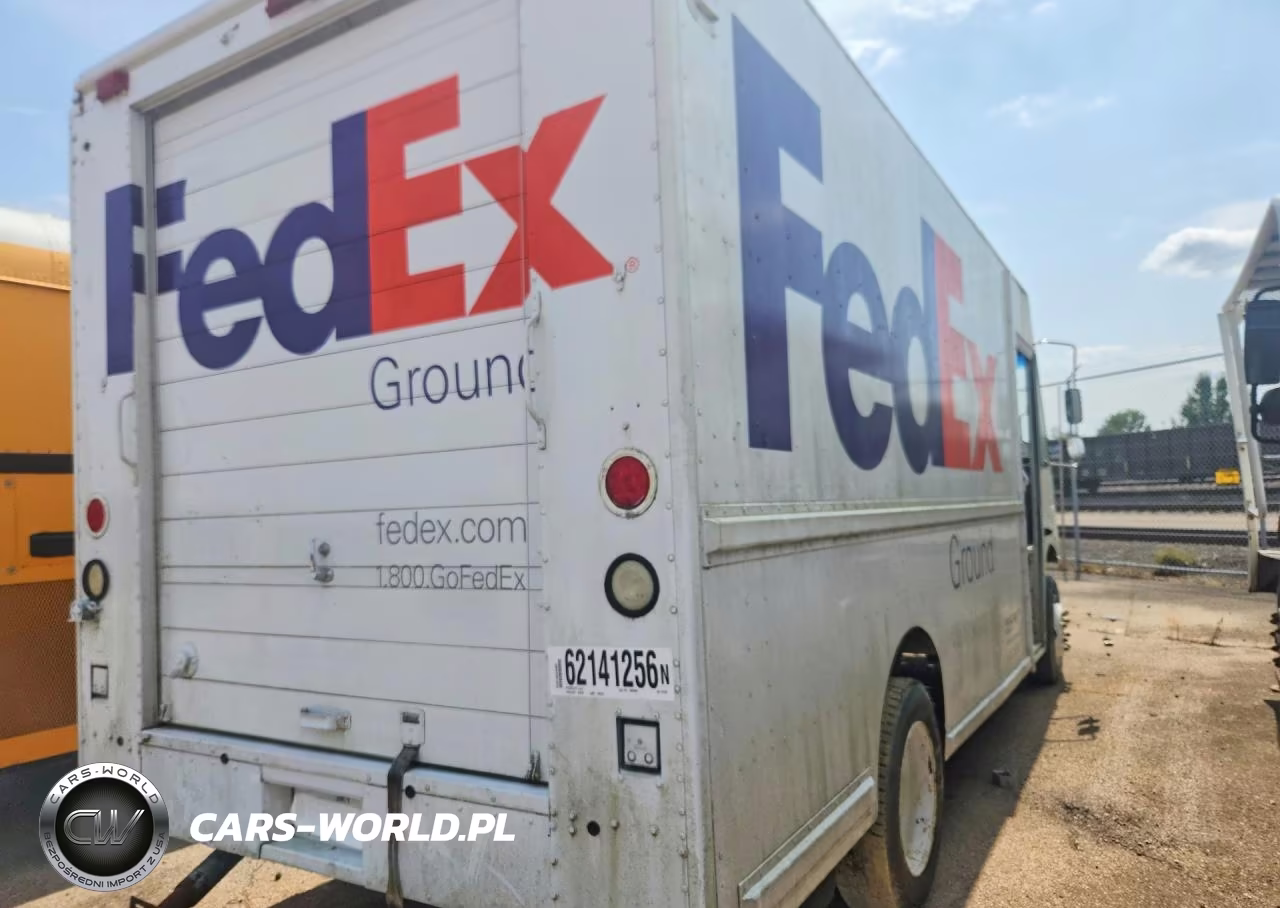 2000 Freightliner Mt45G Chassis Delivery Truck VIN:4UZA4FA44YCG41934 - 3