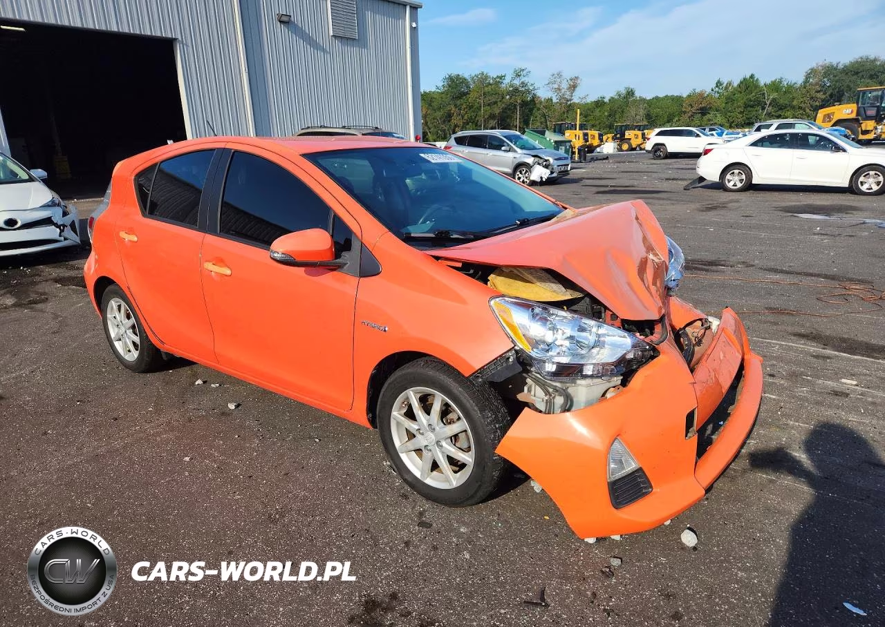 2012 Toyota Prius C Three VIN:JTDKDTB37C1005765 - 4