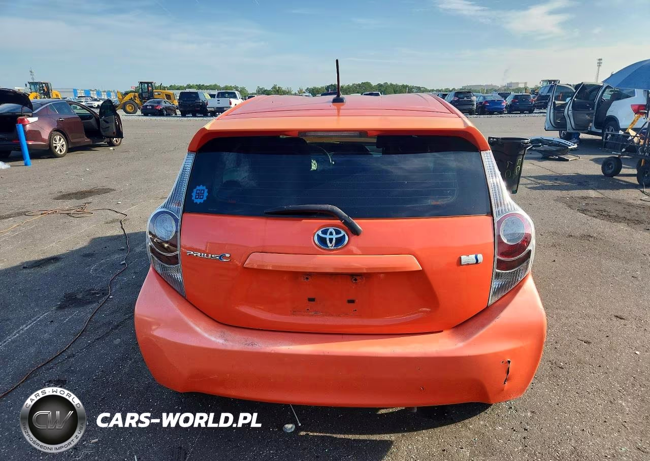 2012 Toyota Prius C Three VIN:JTDKDTB37C1005765 - 6
