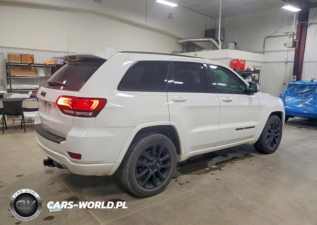 2019 Jeep Grand Cherokee Laredo VIN:1C4RJEAG8KC544017 - 3