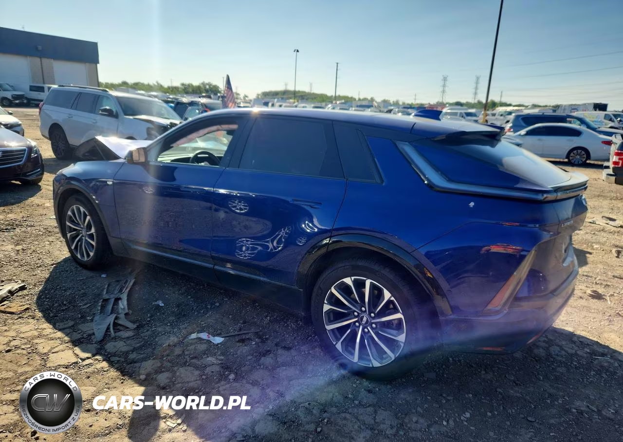 2025 Cadillac Lyriq Sport VIN:1GYKPURL5SZ303714 - 2