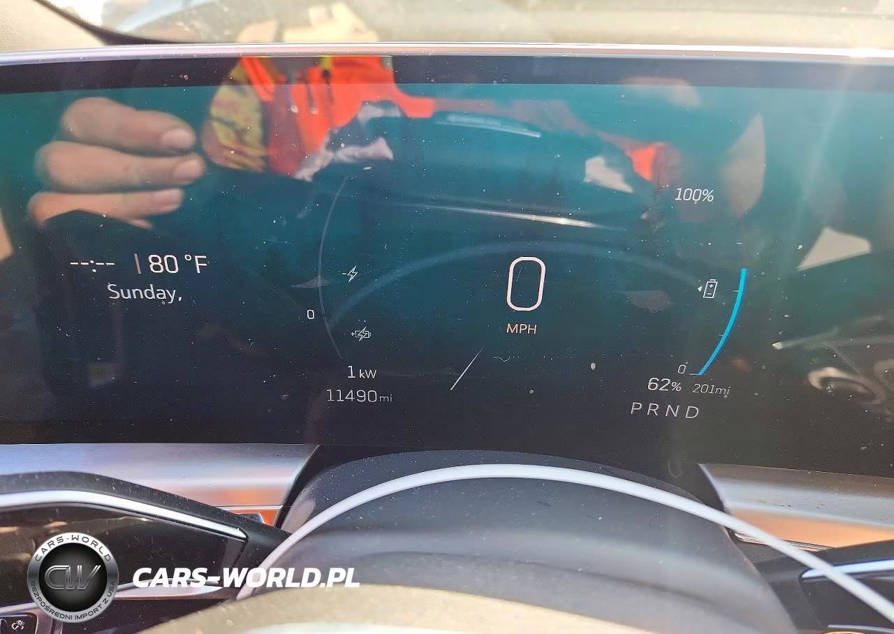 2025 Cadillac Lyriq Sport VIN:1GYKPURL5SZ303714 - 9