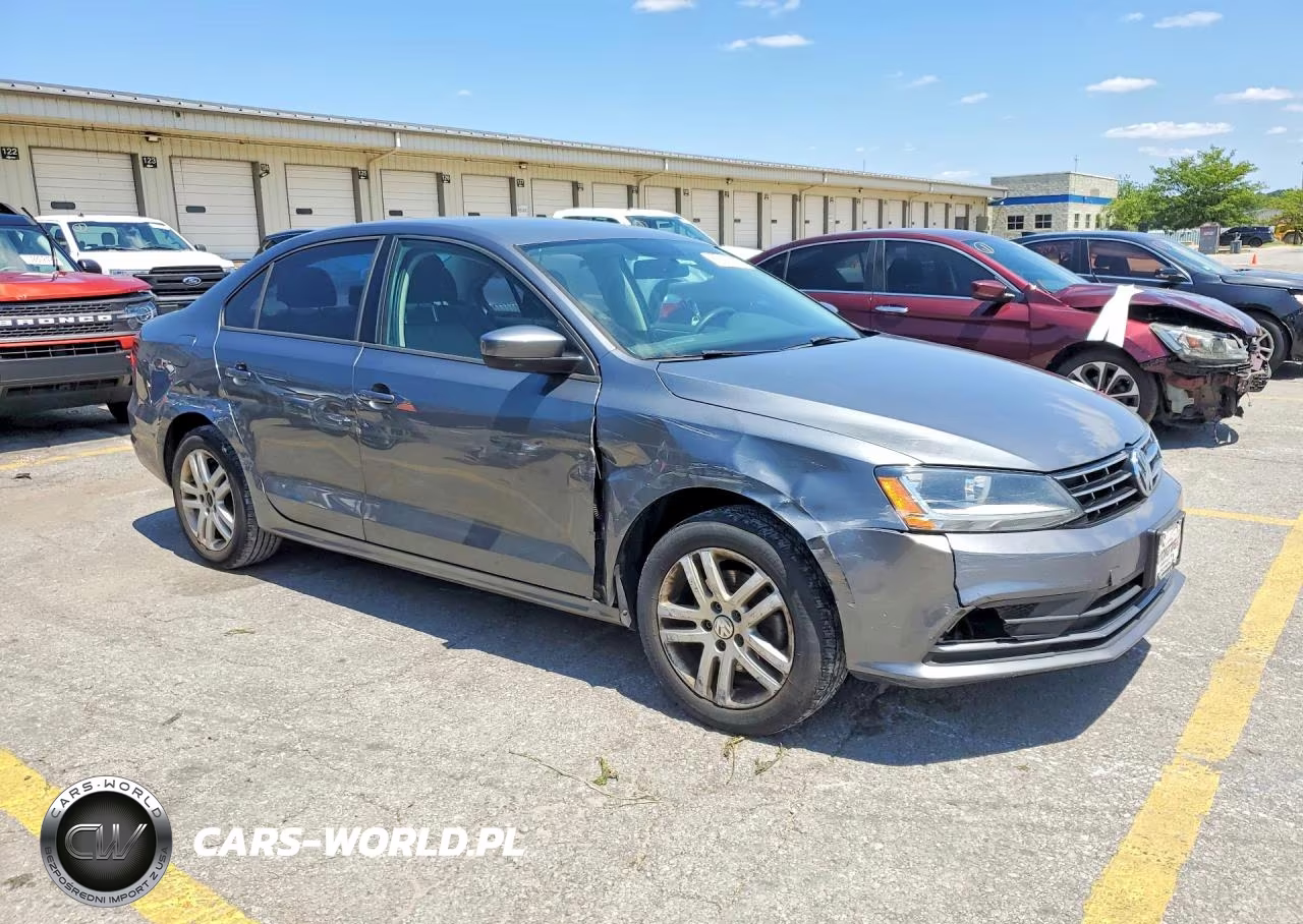 2018 Volkswagen Jetta S VIN:3VW2B7AJ9JM220686 - 4
