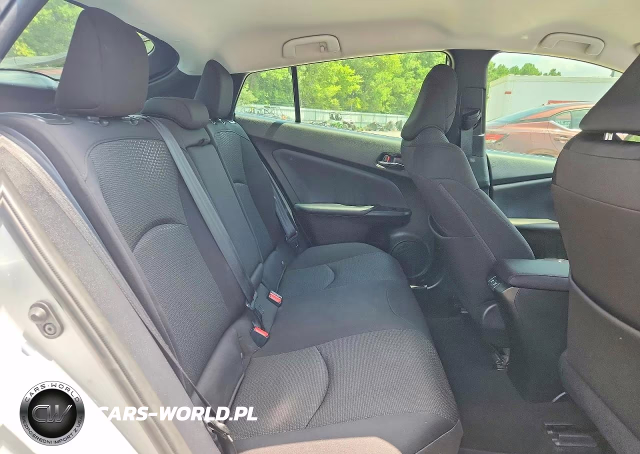 2020 Toyota Prius Le VIN:JTDKARFU3L3114498 - 10
