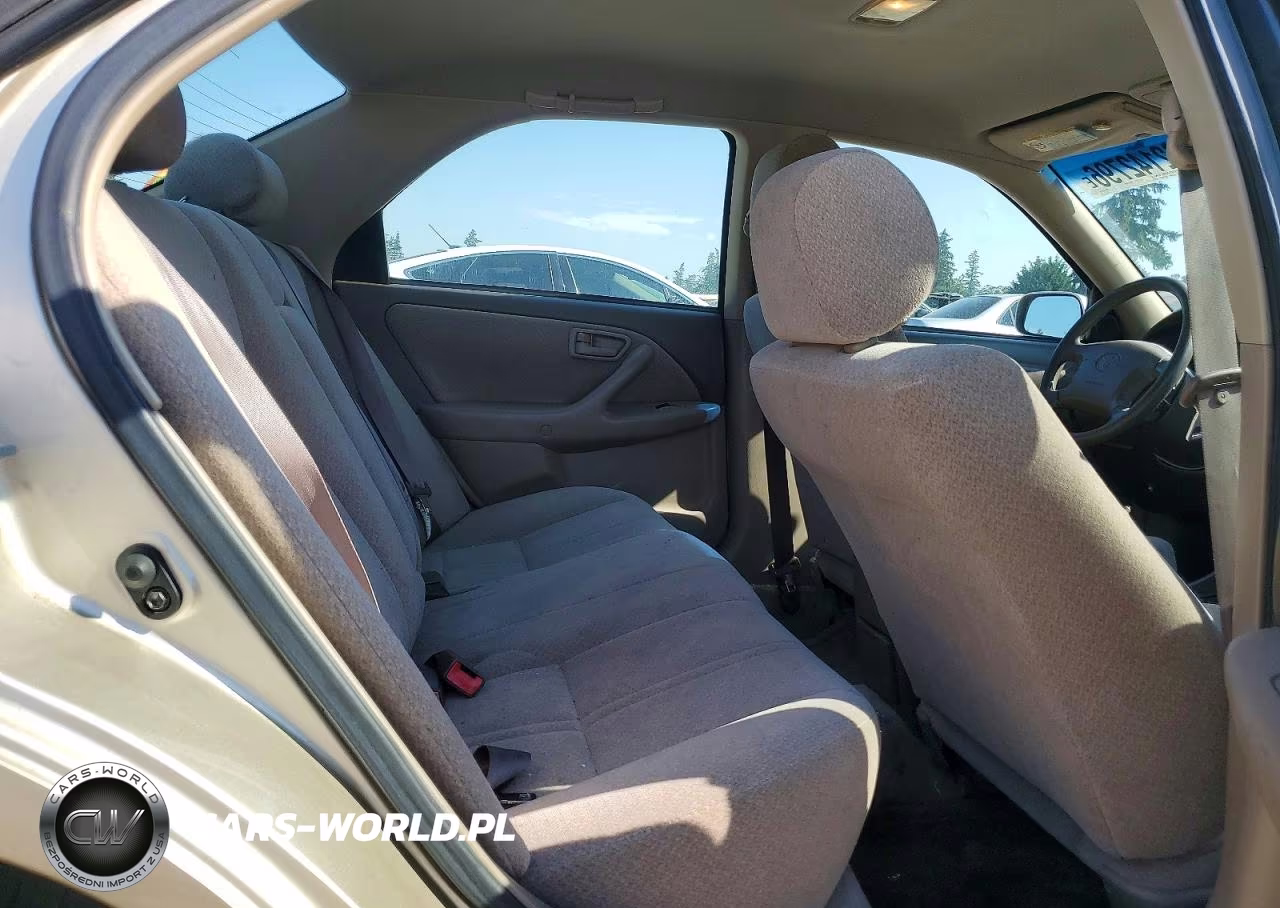 2000 Toyota Camry Le VIN:JT2BG22K3Y0530496 - 10