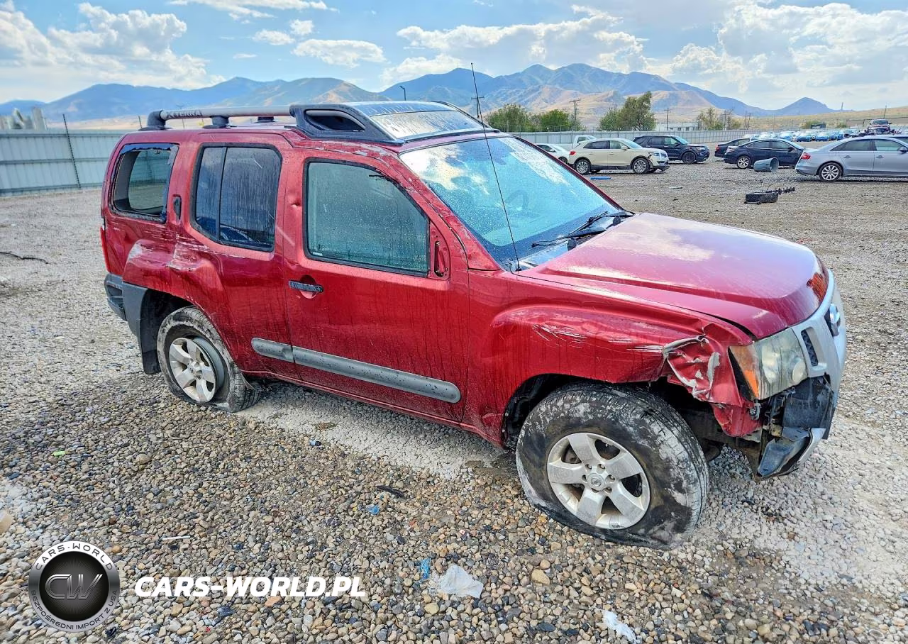 2013 Nissan Xterra X VIN:5N1AN0NW6DN812443 - 4