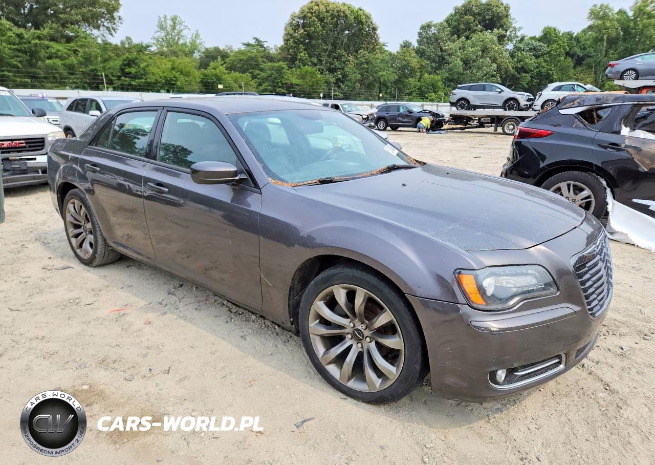 2014 Chrysler 300 S VIN:2C3CCABG7EH238102 - 4
