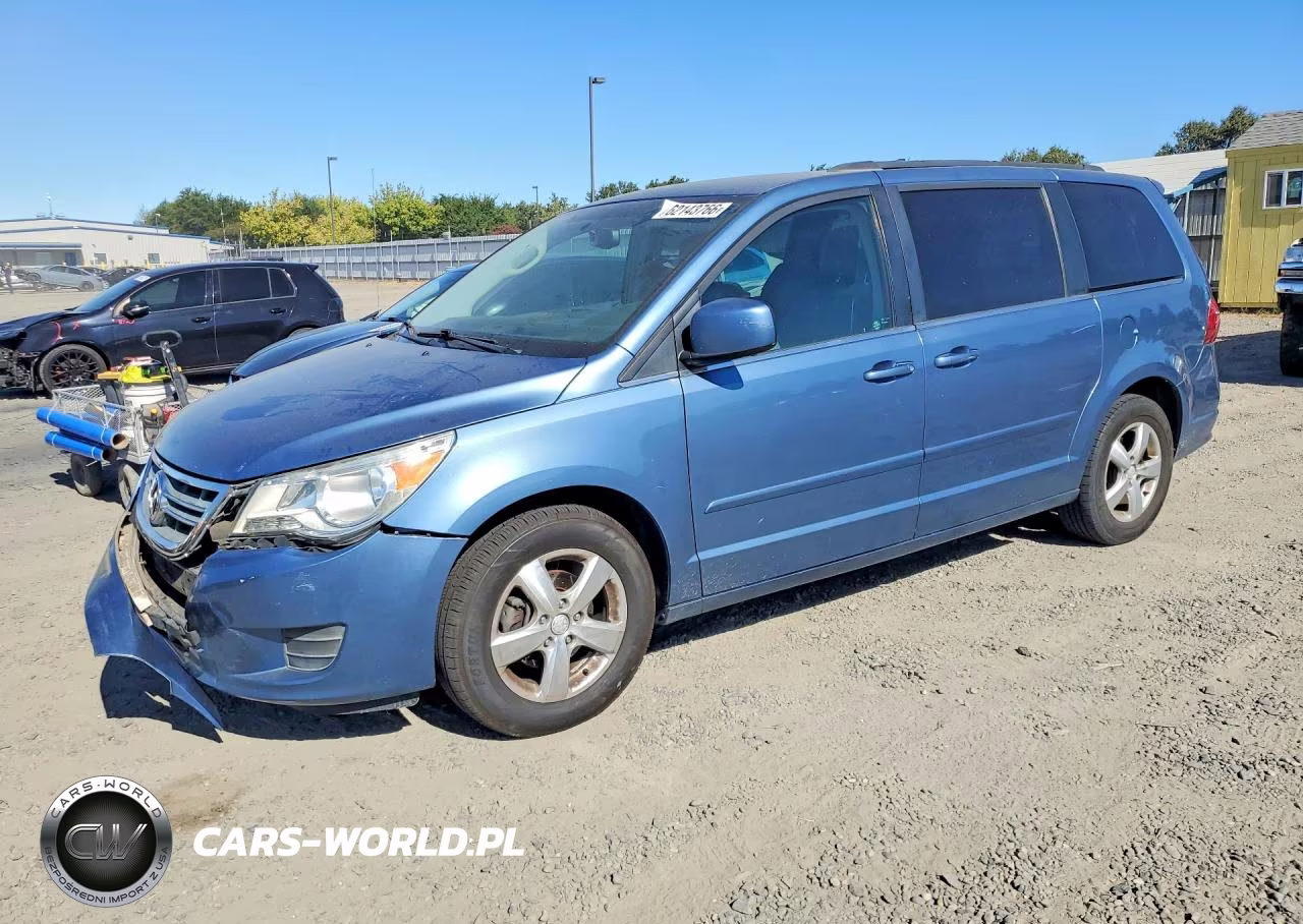2011 Volkswagen Routan Se