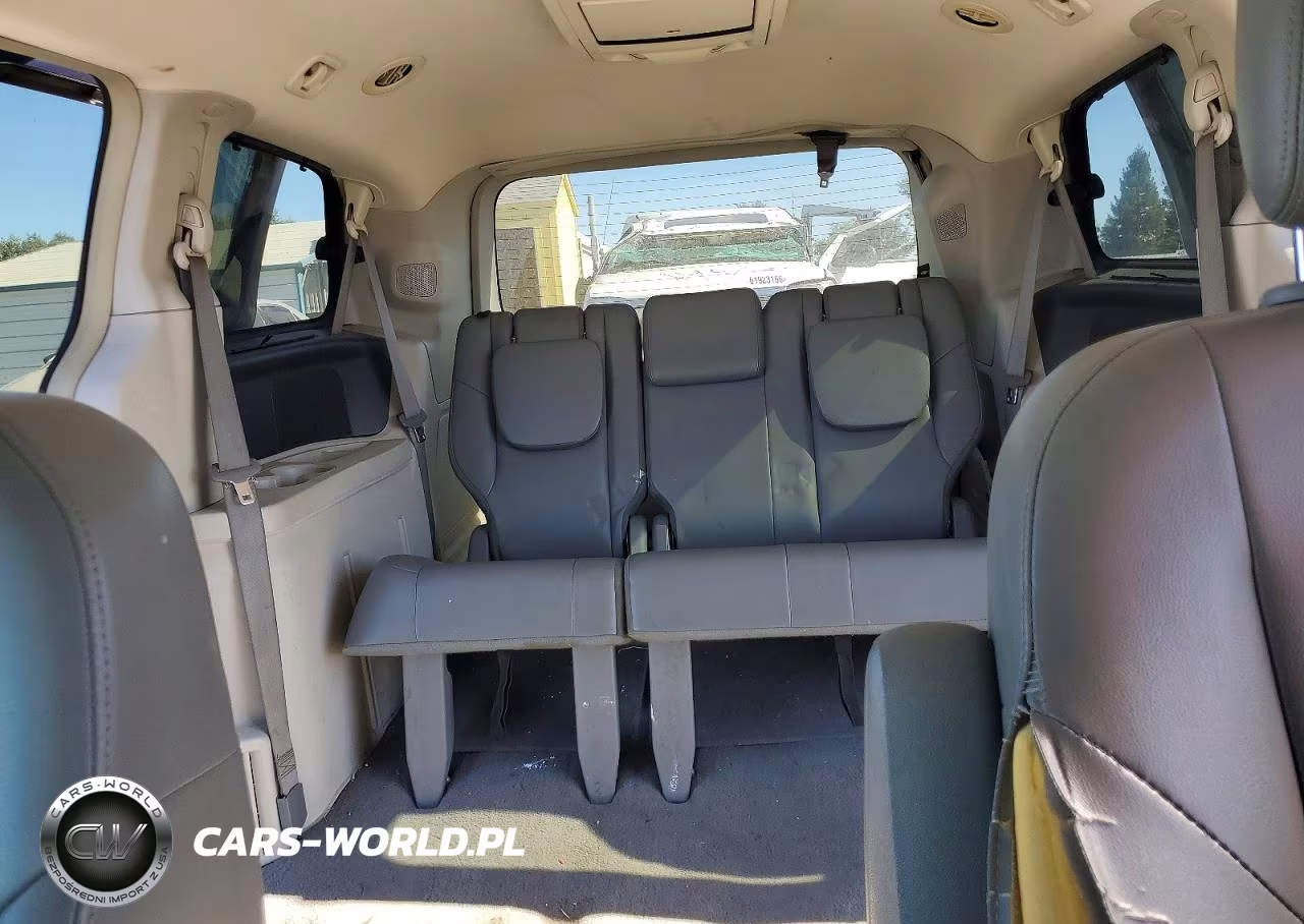 2011 Volkswagen Routan Se VIN:2V4RW3DGXBR717180 - 10