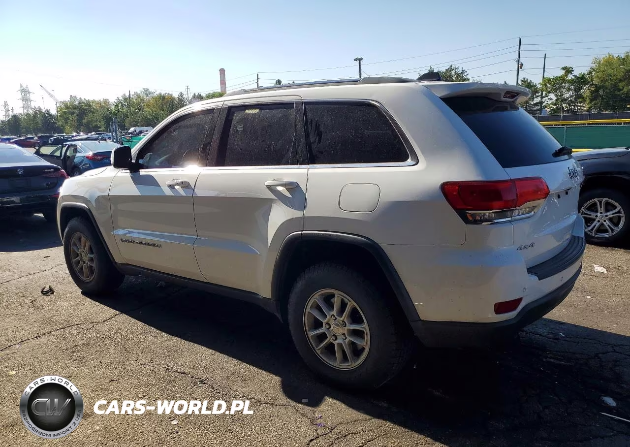 2018 Jeep Grand Cherokee Laredo VIN:1C4RJFAGXJC237906 - 2
