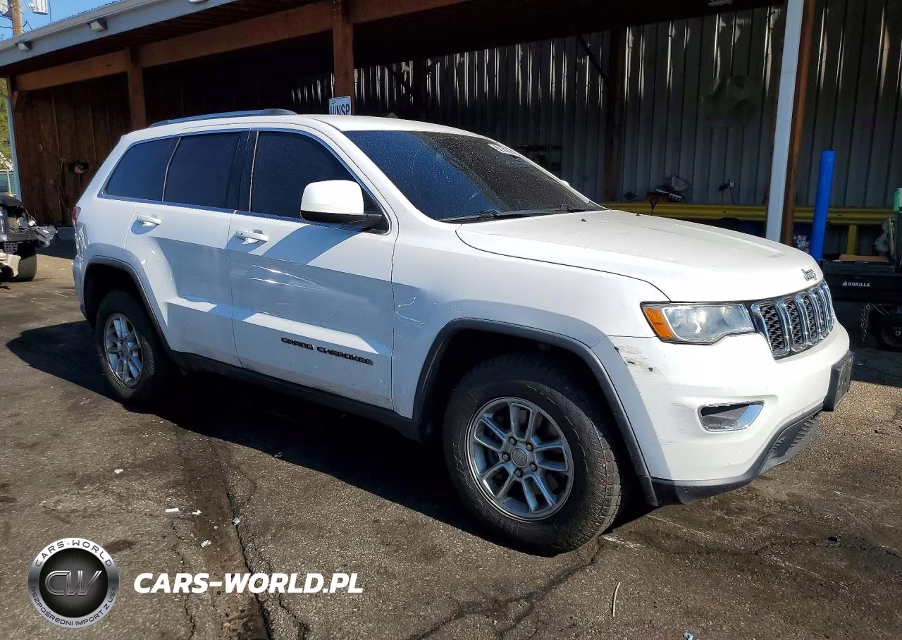 2018 Jeep Grand Cherokee Laredo VIN:1C4RJFAGXJC237906 - 4