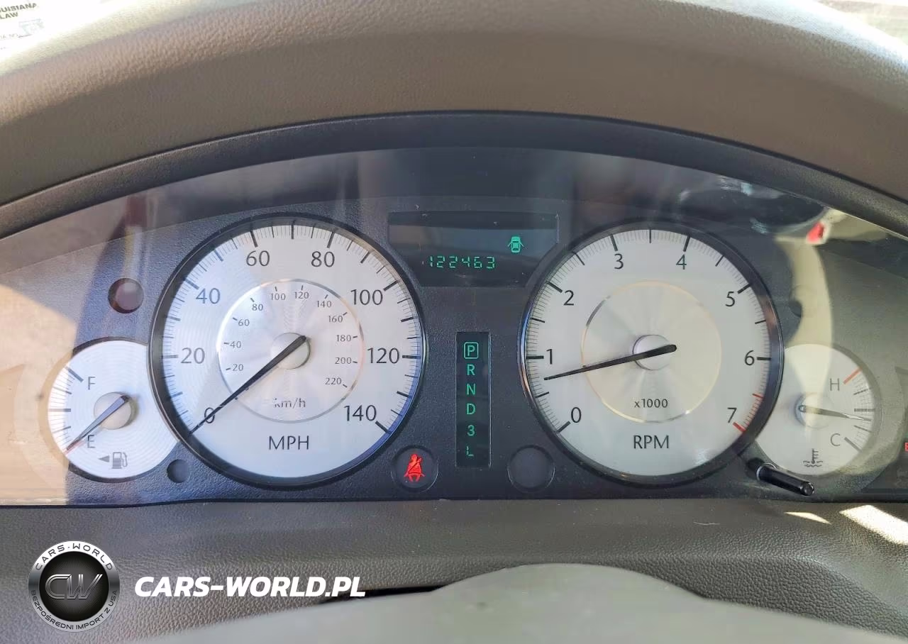 2008 Chrysler 300 Touring VIN:2C3LA53GX8H334841 - 9