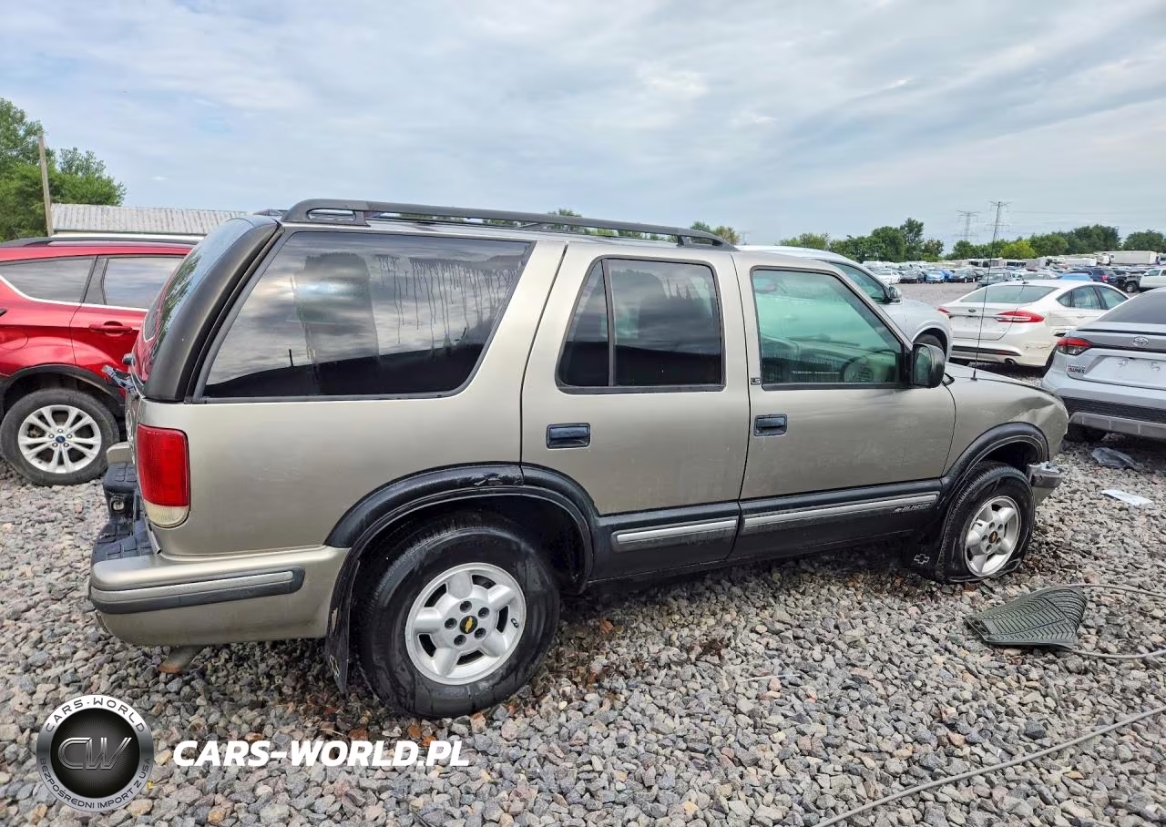 1999 Chevrolet Blazer VIN:1GNDT13W4X2217426 - 3