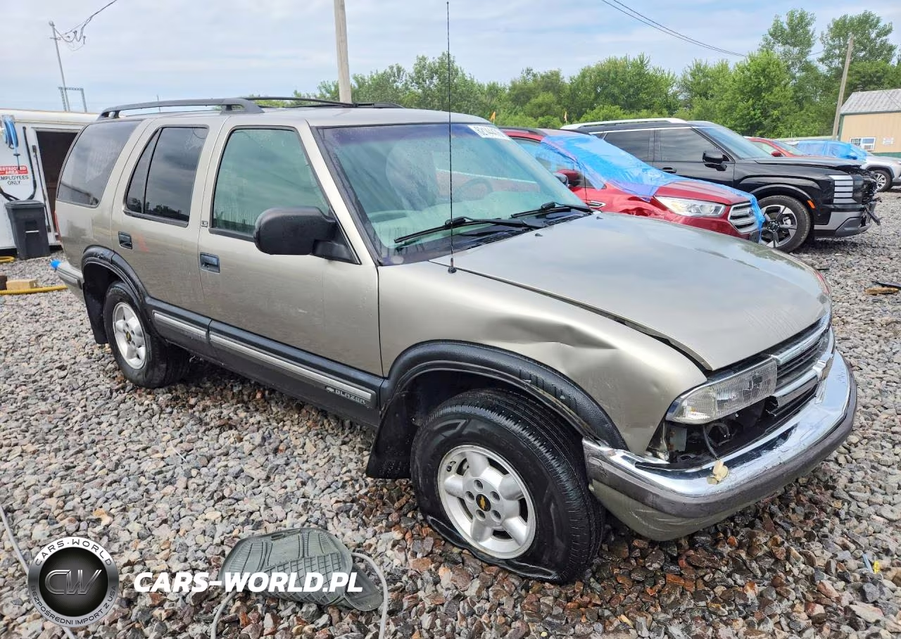 1999 Chevrolet Blazer VIN:1GNDT13W4X2217426 - 4