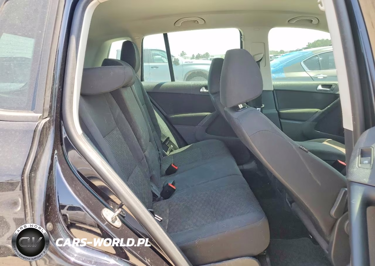 2015 Volkswagen Tiguan S VIN:WVGBV7AX2FW553488 - 11