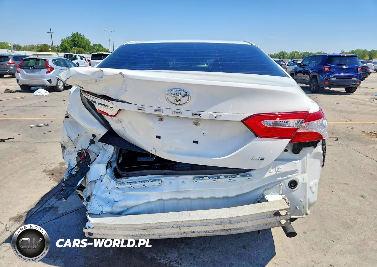 2018 Toyota Camry Le VIN:JTNB11HK6J3052097 - 6