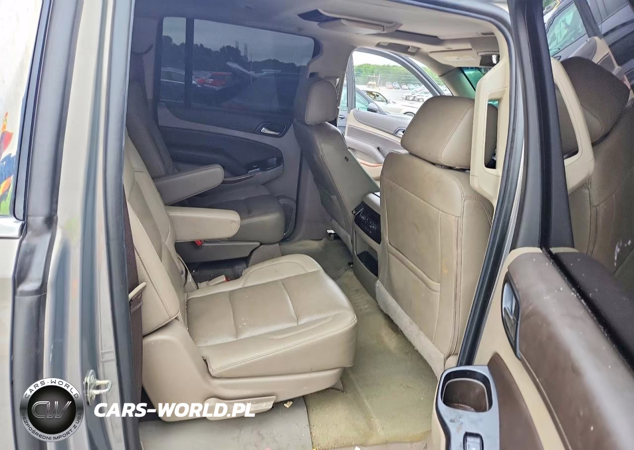 2018 Chevrolet Suburban C1500 Premier VIN:1GNSCJKC3JR385927 - 11