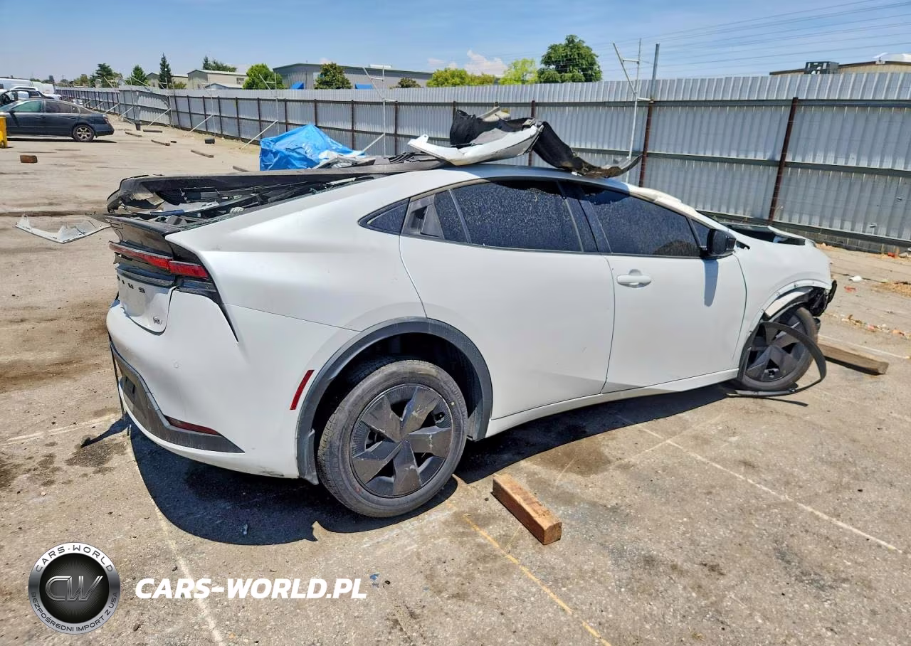 2023 Toyota Prius Le VIN:JTDACAAU8P3011372 - 3