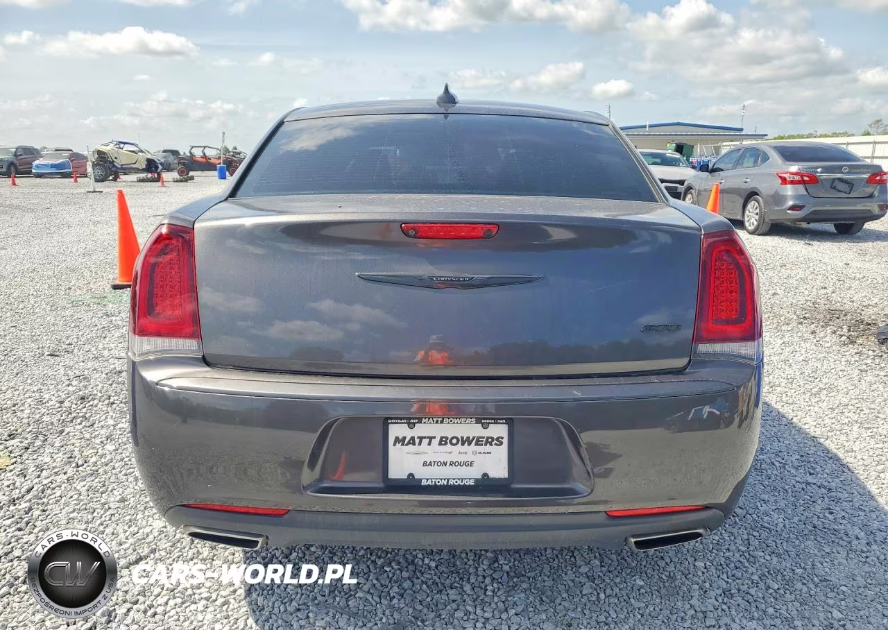 2020 Chrysler 300 Touring VIN:2C3CCAAG7LH172603 - 6