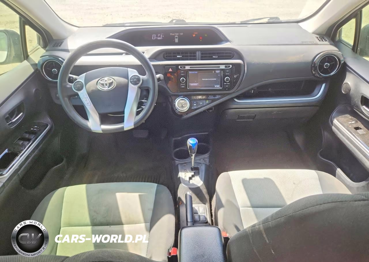 2017 Toyota Prius C Two VIN:JTDKDTB34H1596208 - 8