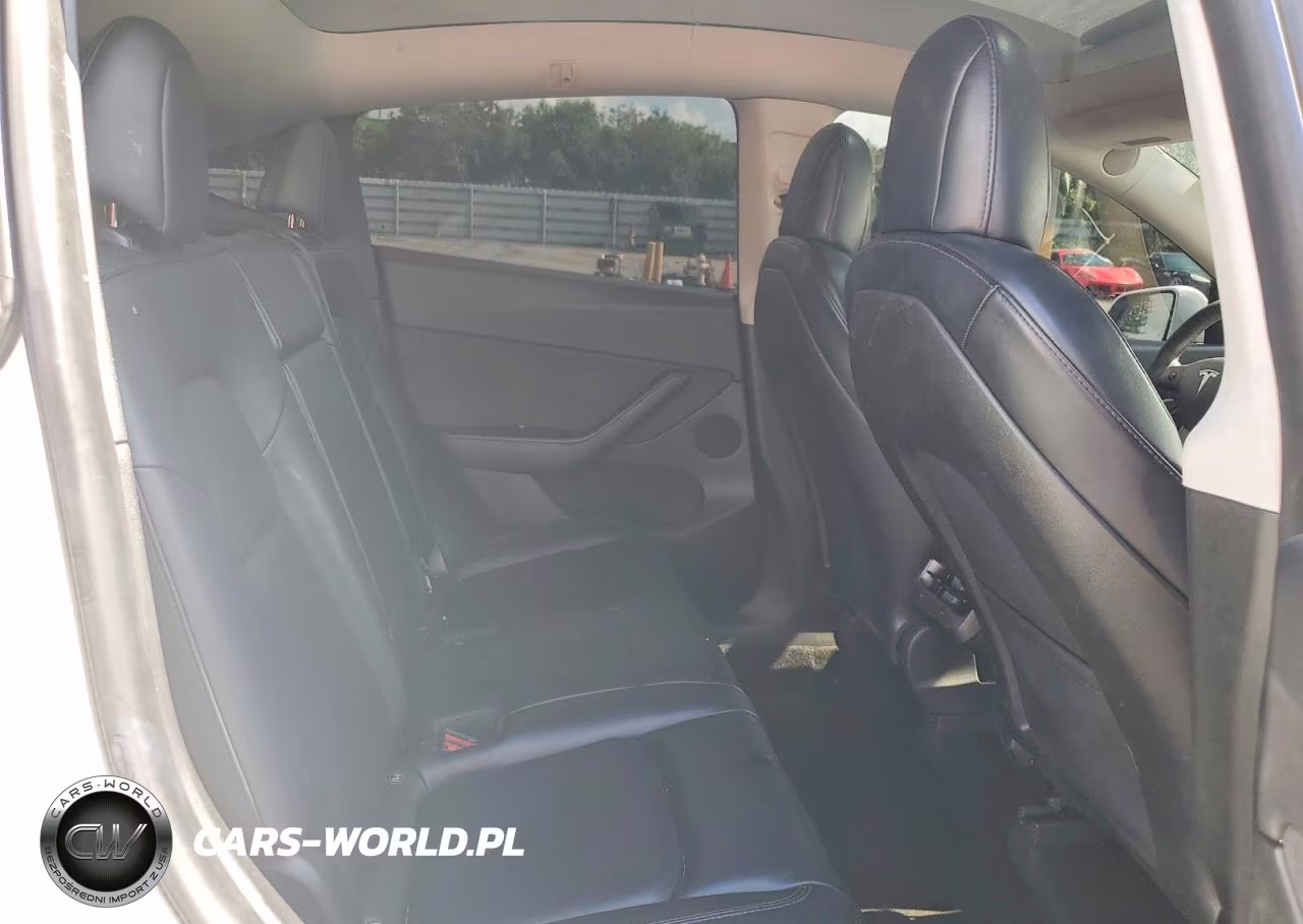 2022 Tesla Model Y VIN:7SAYGDEE1NF307103 - 11