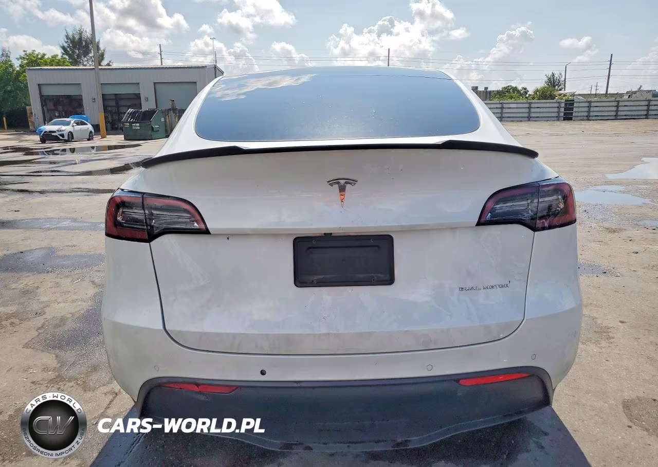 2022 Tesla Model Y VIN:7SAYGDEE1NF307103 - 6