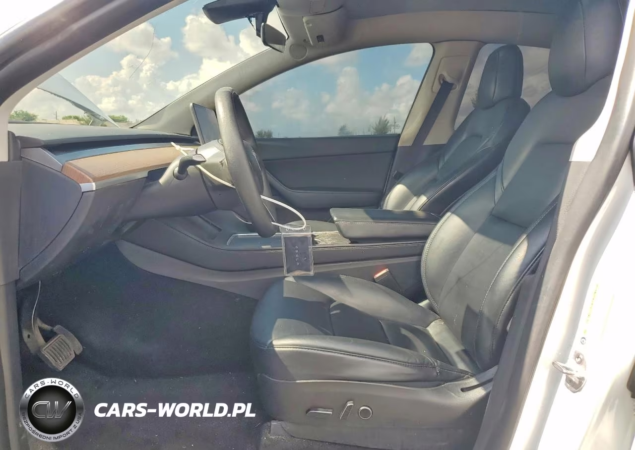 2022 Tesla Model Y VIN:7SAYGDEE1NF307103 - 7