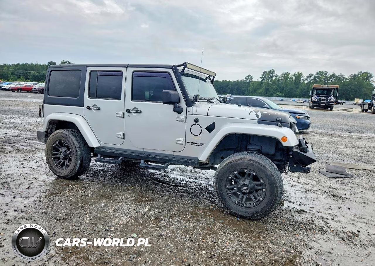 2011 Jeep Wrangler Unlimited Sahara VIN:1J4BA5H19BL625556 - 4